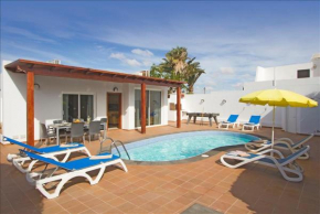 Villa Amanda - 3 Bedroom villa - Jacuzzi and heated pool - Pool table - Perfect for families, Puerto Del Carmen